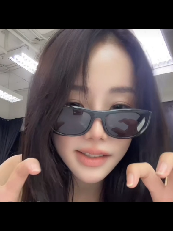 @heejin with giraffe&sup1;&sup2;