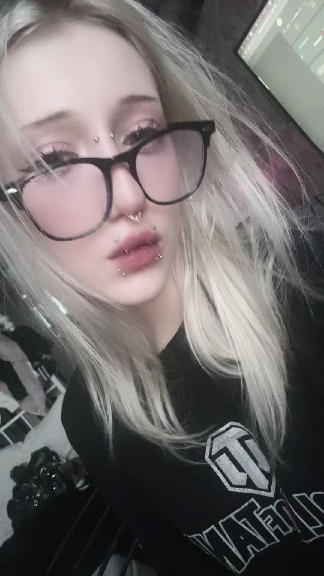 @lollikily