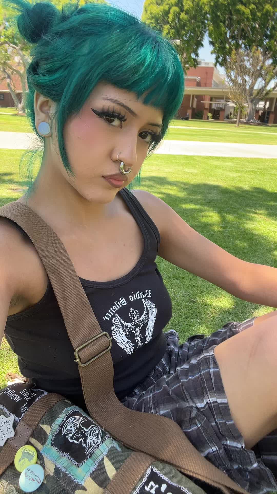 @😈