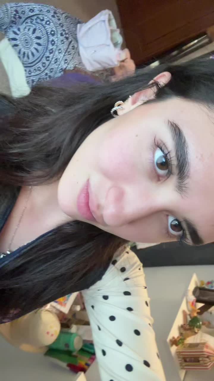@Valentina