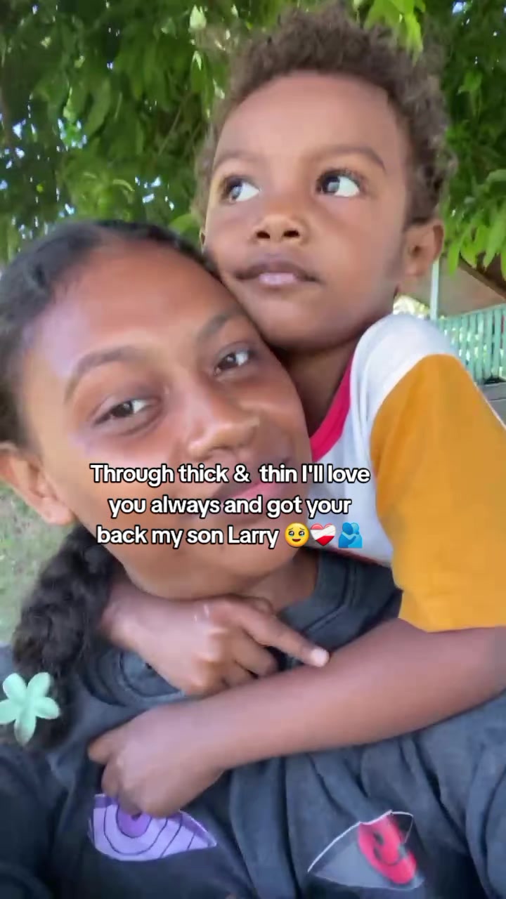 @Naomi🦋