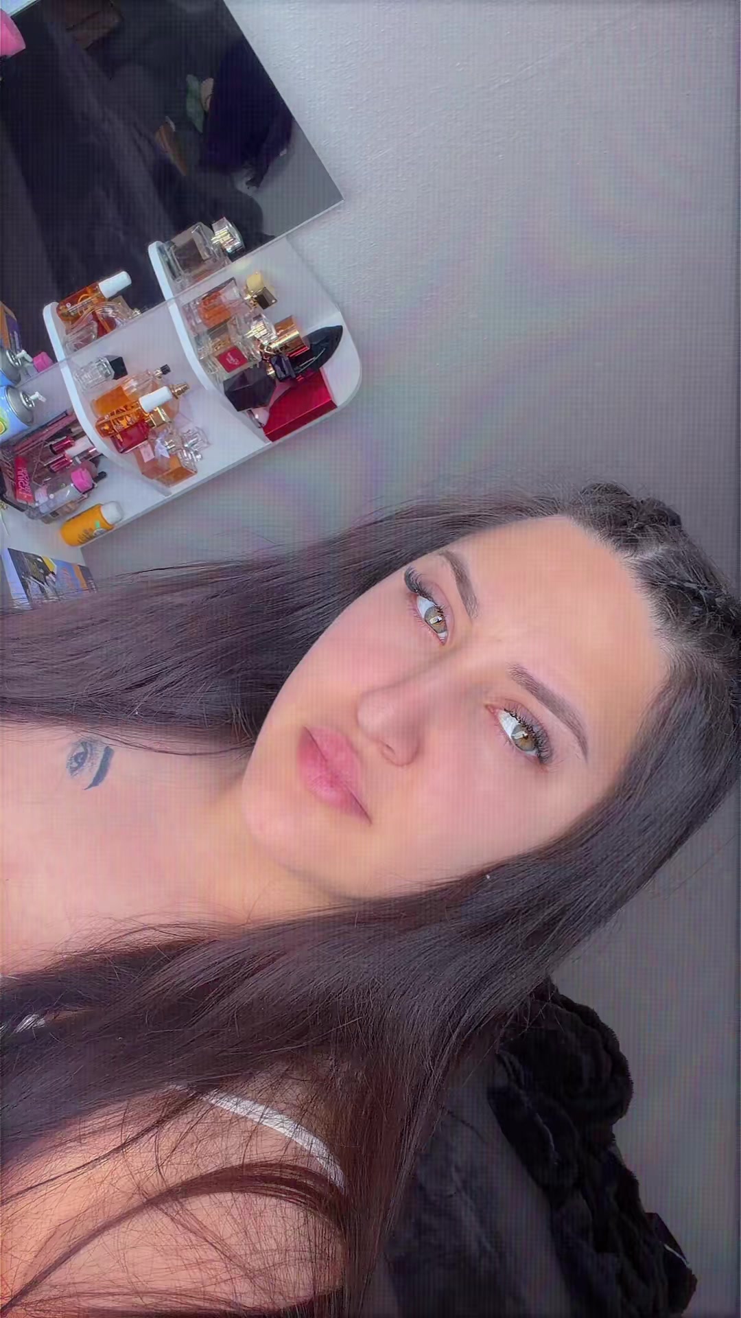 @Elenaa