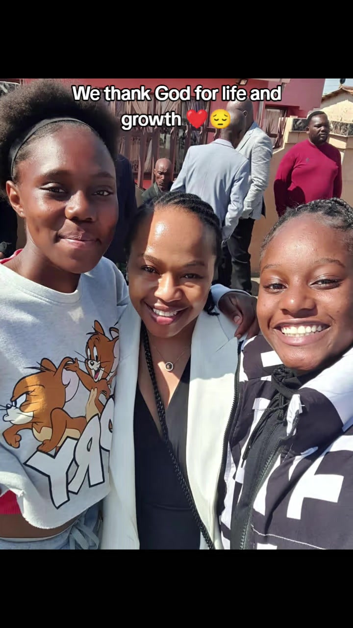 @Sindiswa_Dlathu