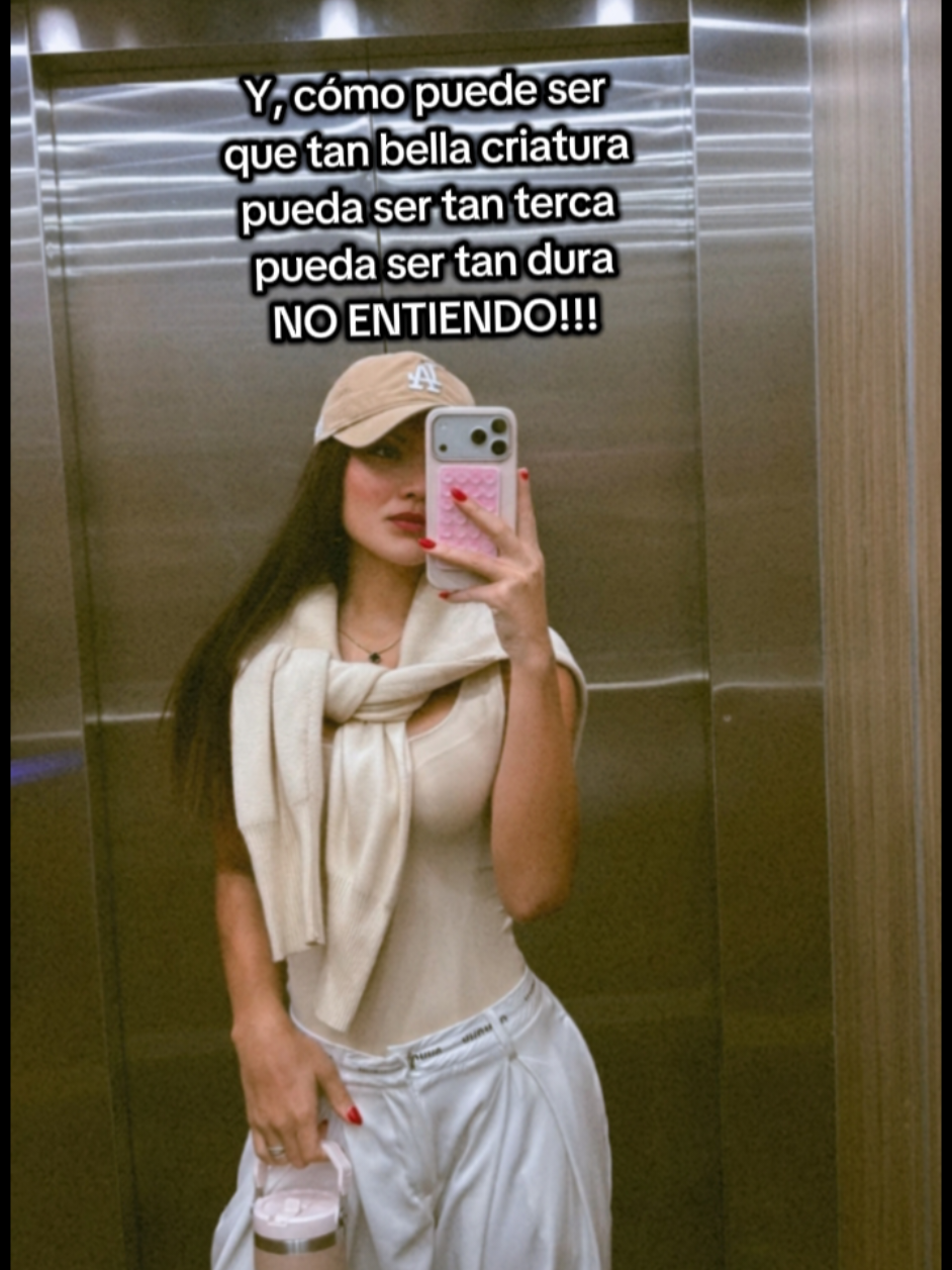 @Nicole Cárdenas 💛 🐷