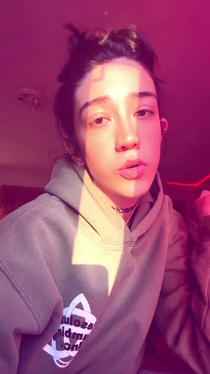 @シ