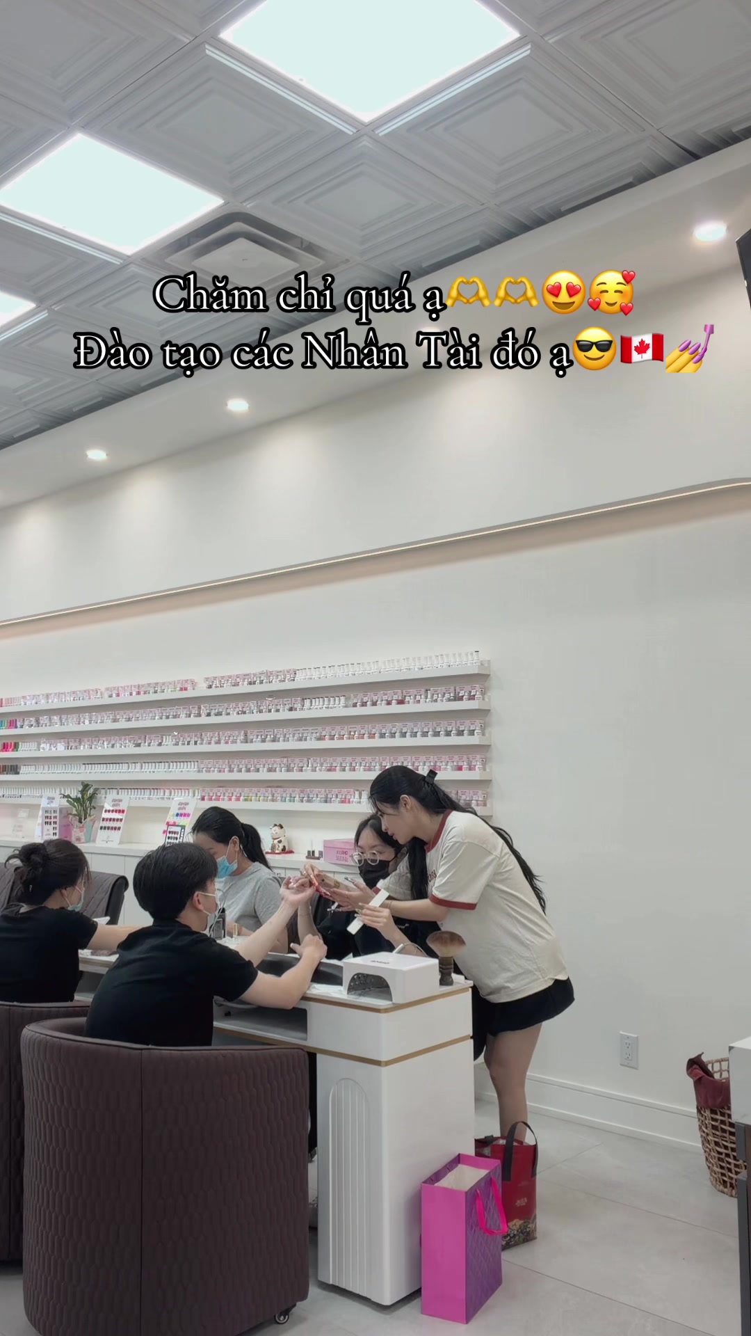 @KimmieNails🇻🇳♥️🇨🇦Tấu Hài😜