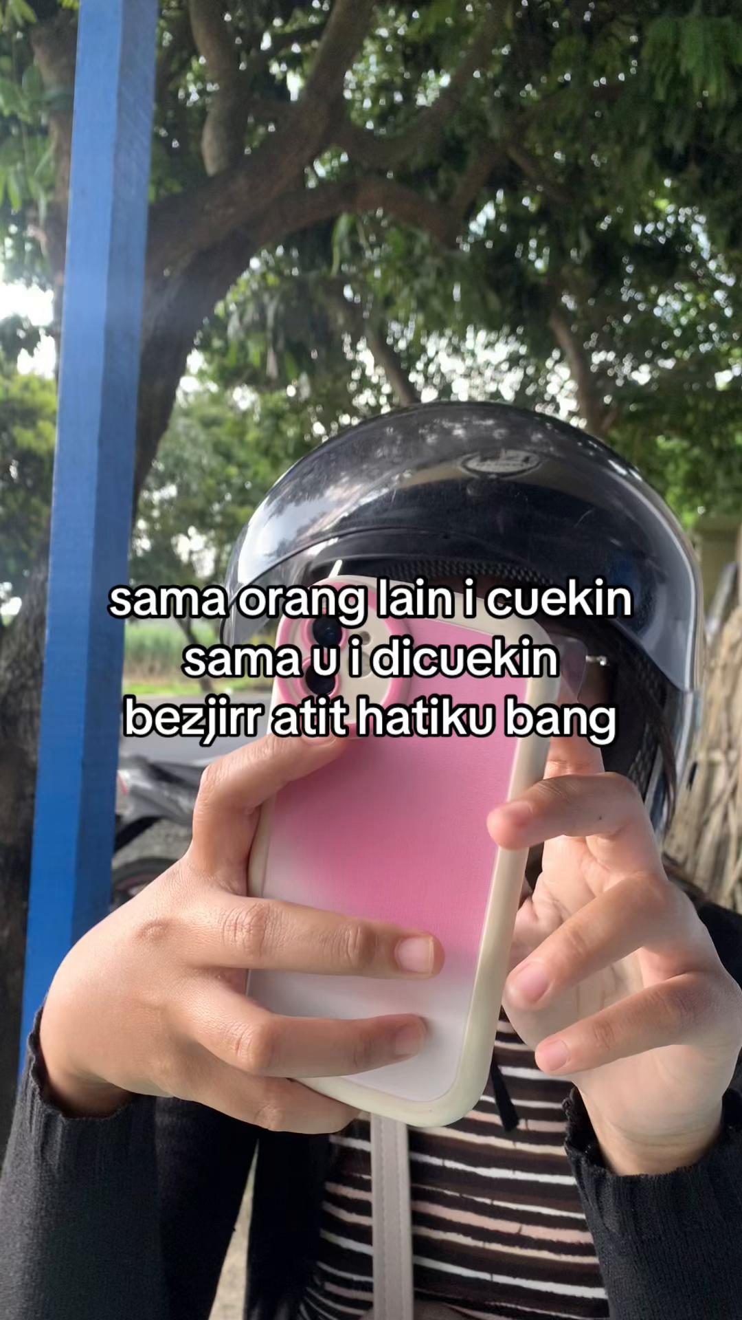 @🧚🏻&zwj;♀️