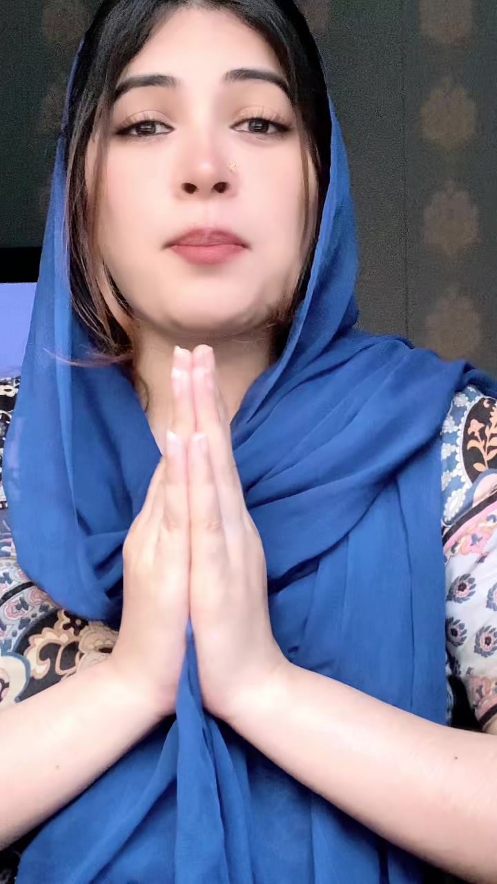 @anum_butt_143👑