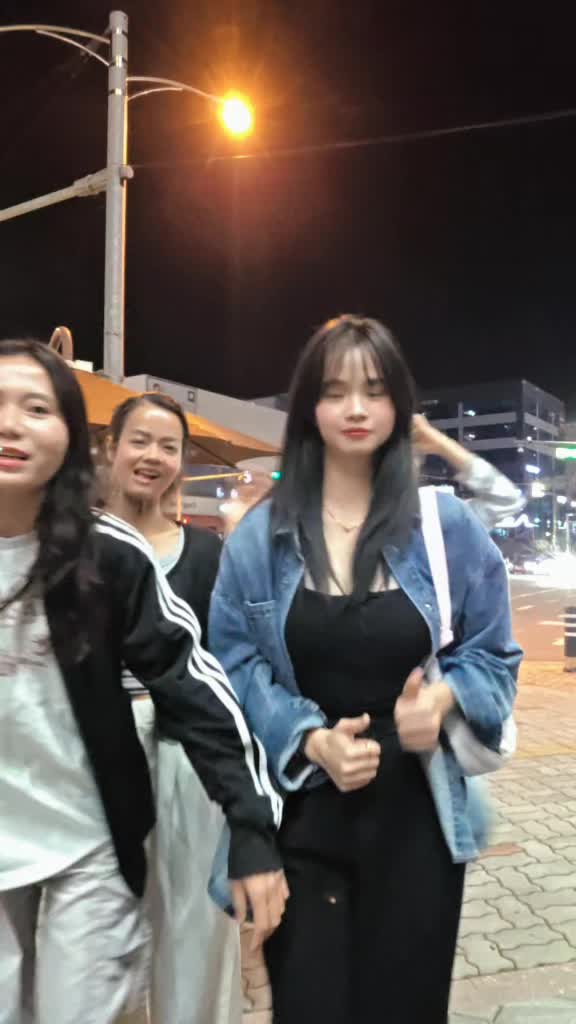 @J̌