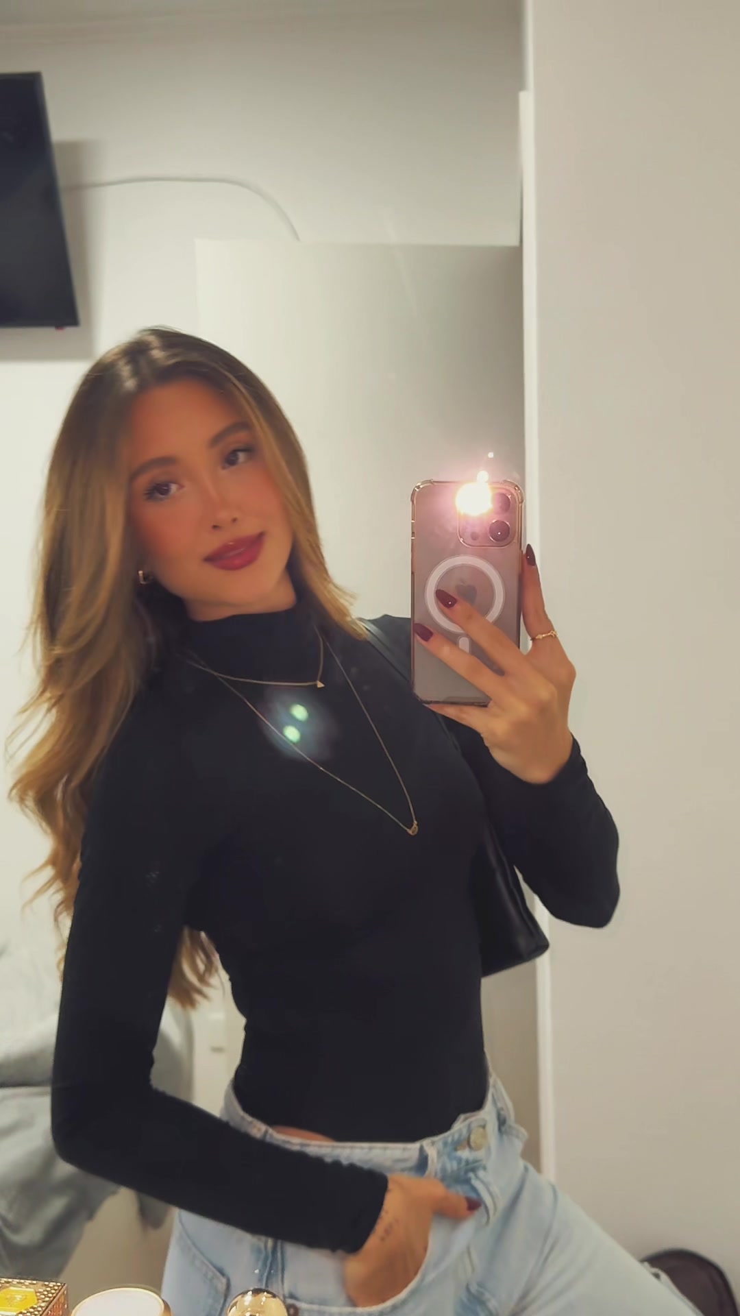 @Isabella