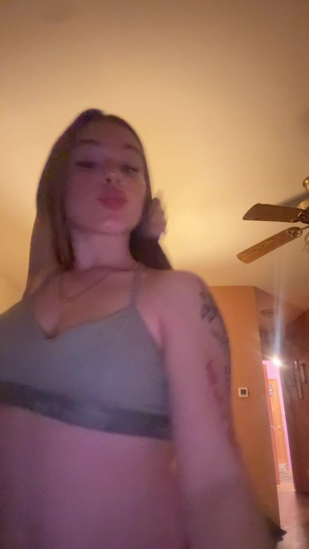 @𖦏