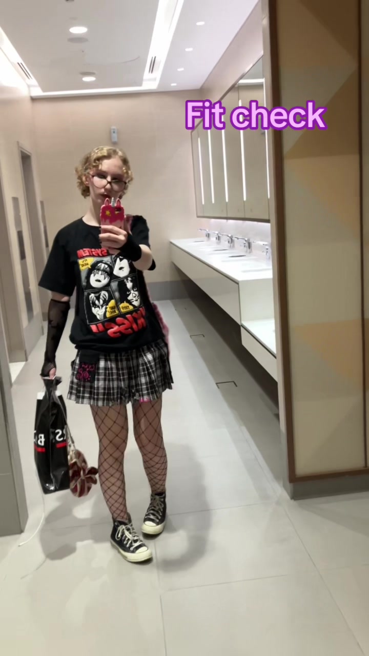 @Liza ⍟ 9¾