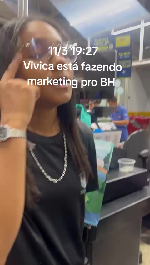 @o que vivica está fazendo??