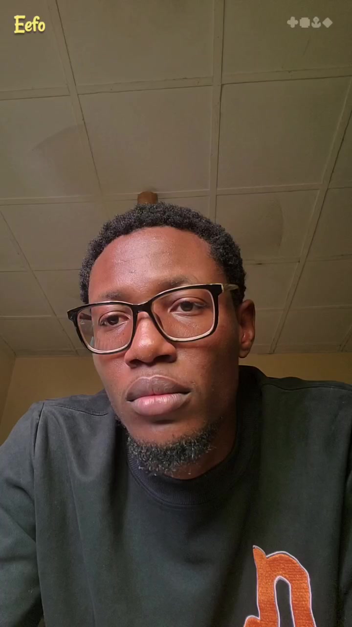 @Eefo | Singer-songwriter