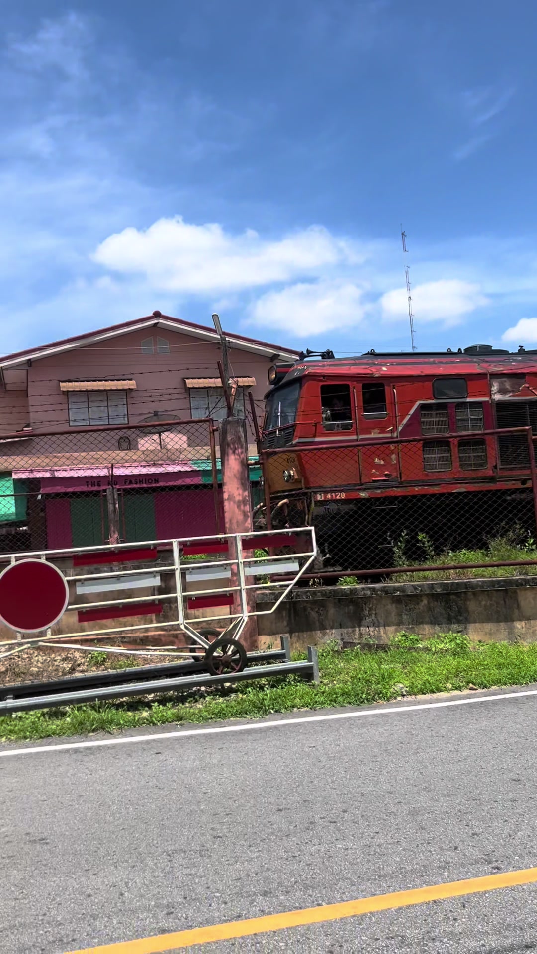 @นาย เนตร พาถ่ายรถไฟ