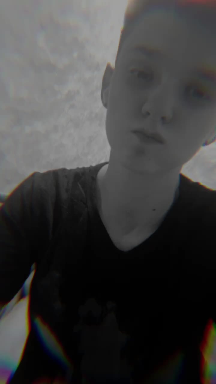 @𝓑𝓻𝓸𝓴𝓮𝓷 𝓗𝓮𝓪𝓻𝓽♡