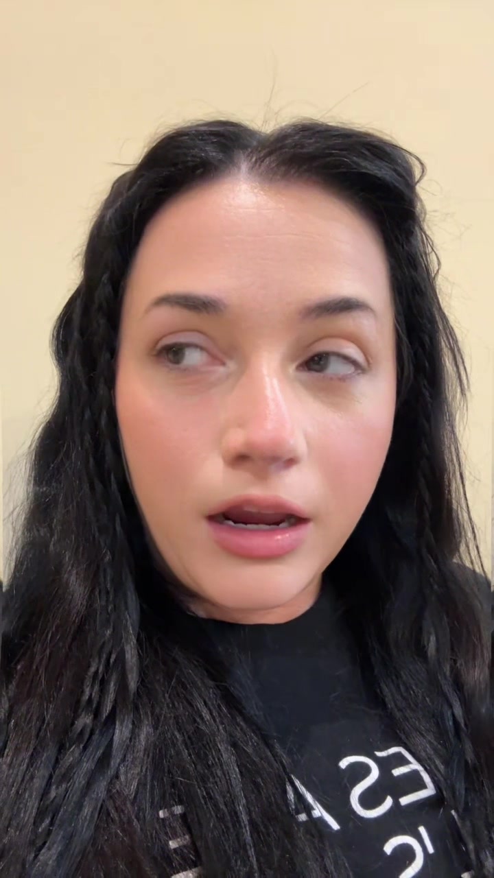 @givemypillowsumhead