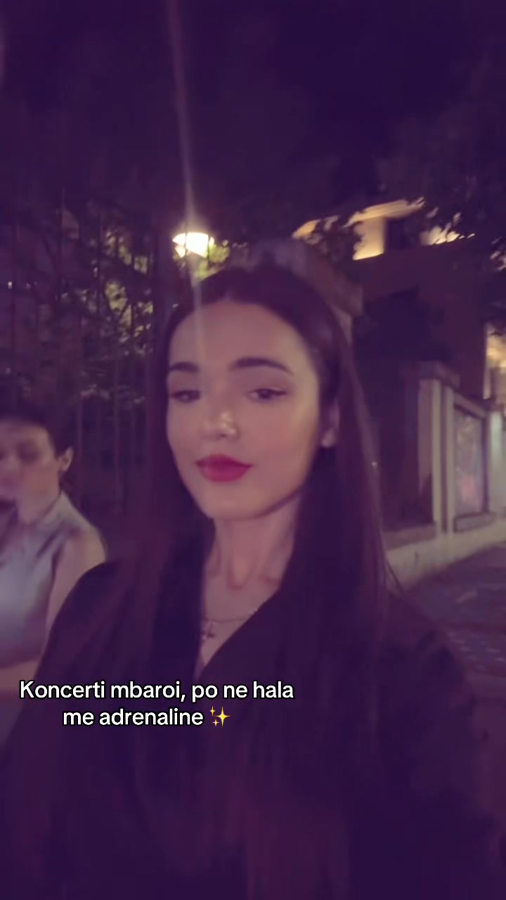 @denisa_