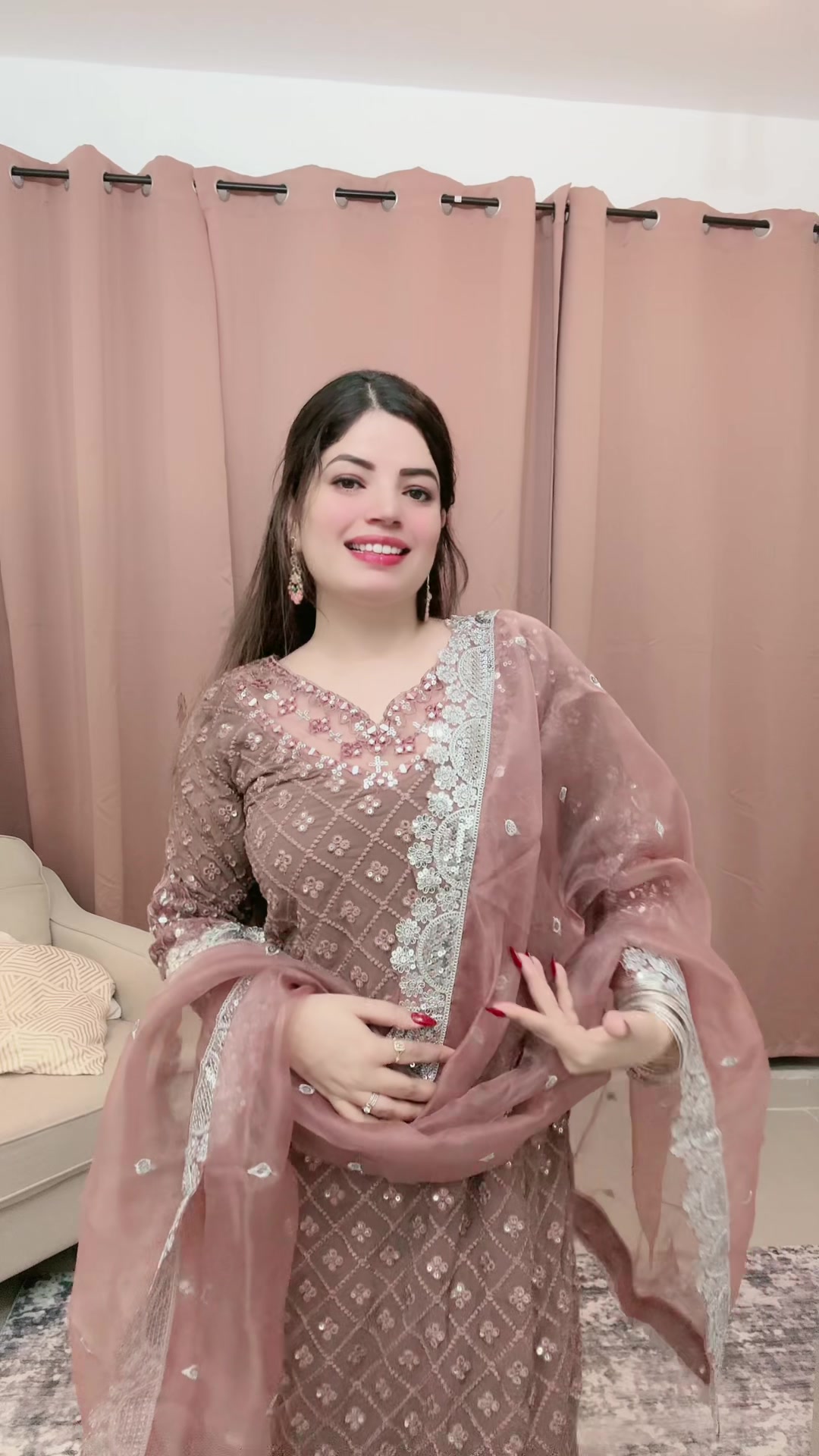 @Ayesha 🇮🇳🇨🇦