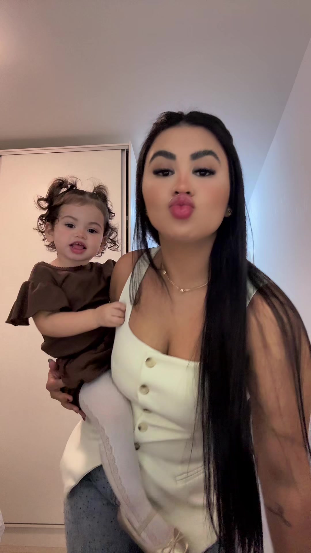 @thaiiiiisousaa
