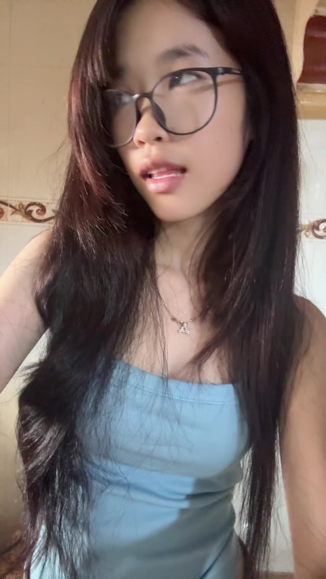 @UR.