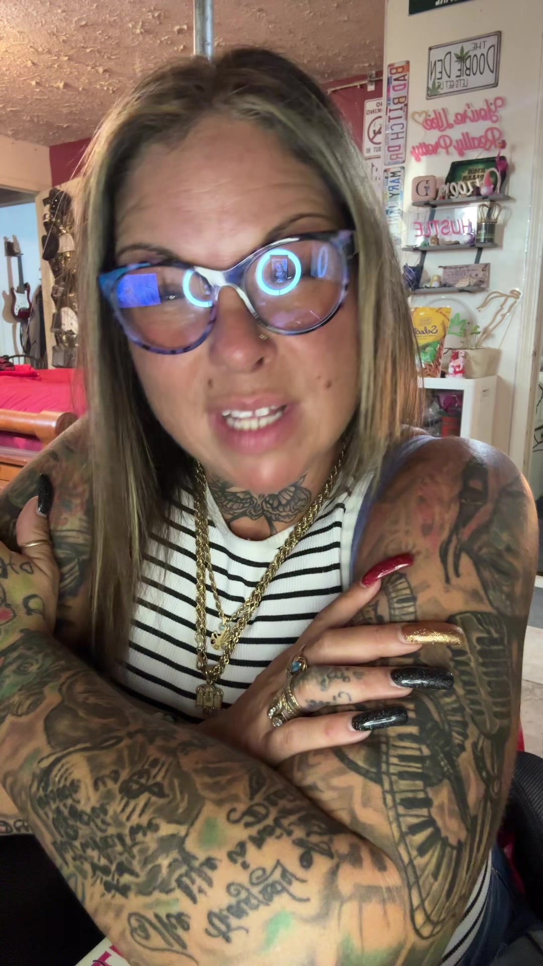 @Tattedstonermom🫧🤞🏼