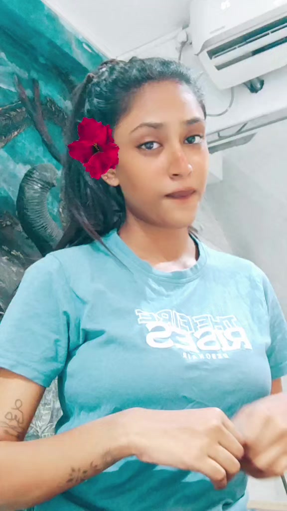 @Kavi Girl (කවී)💋