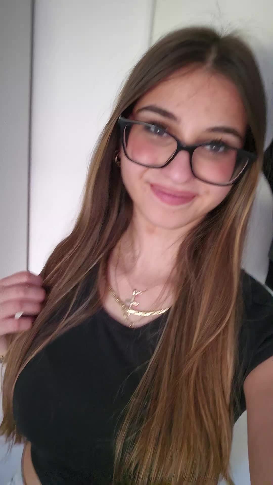 @𝒗𝒆𝒓𝒐𝒏𝒊𝒌𝒊_