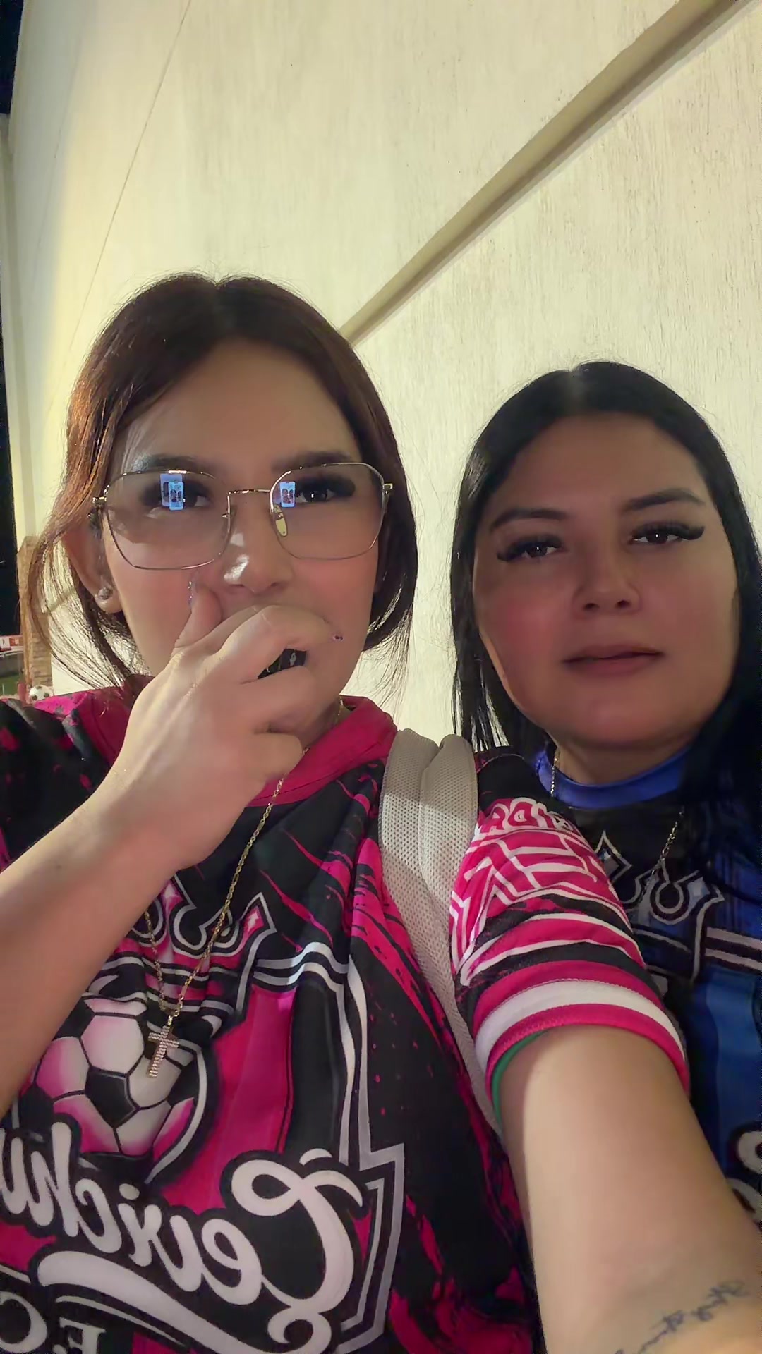 @keniaacamachoo