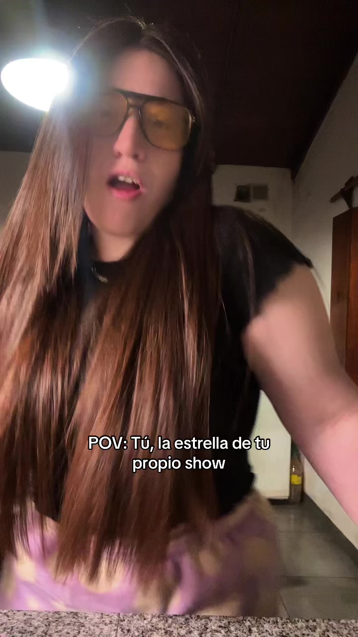 @Vicky🦋