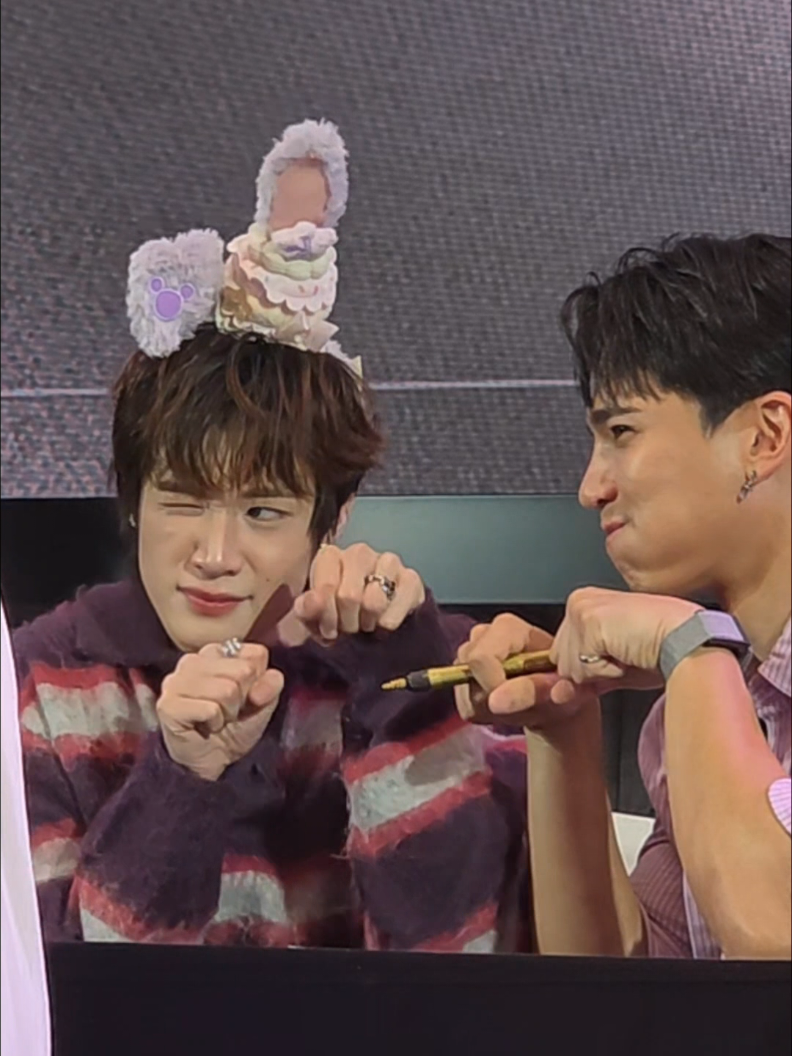 @MaxNateveryday🍎