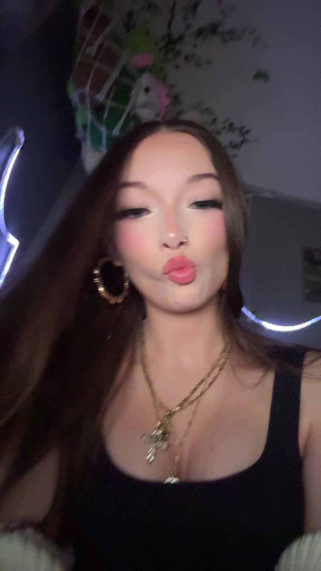 @sierravelourr