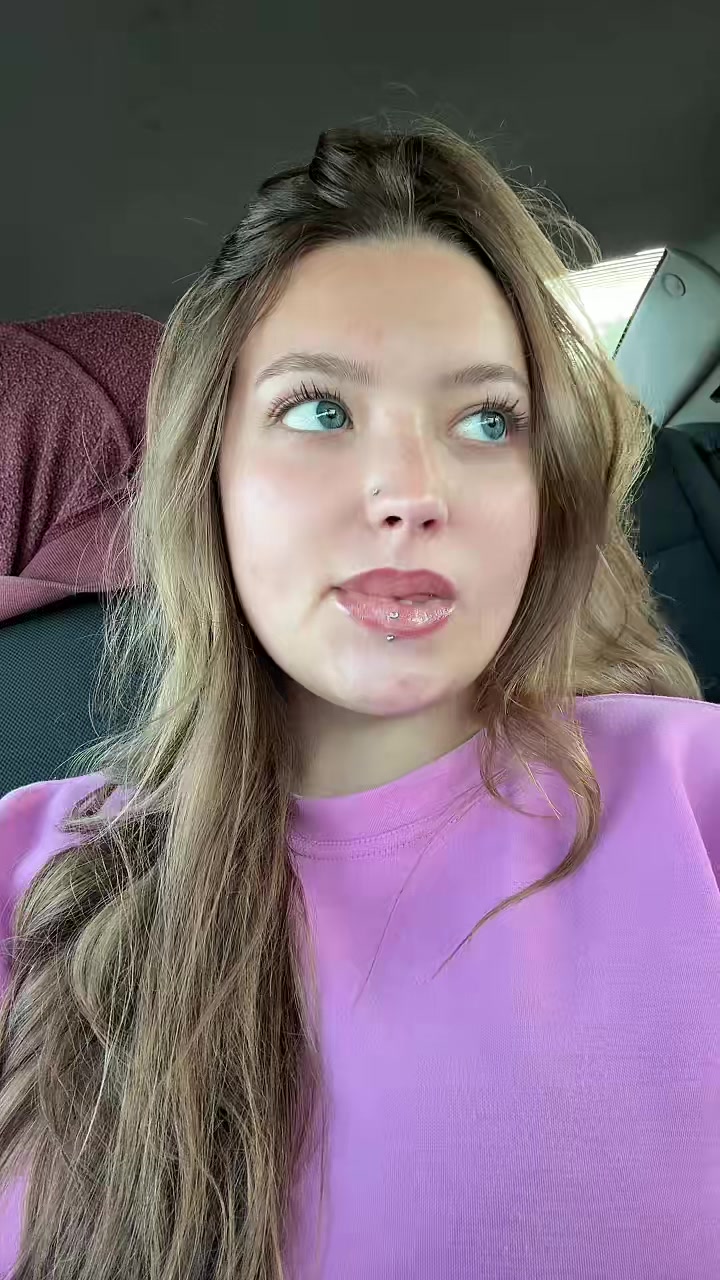 @chloegobble