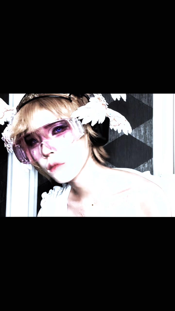 @☣︎「 CΔLX 」☣︎