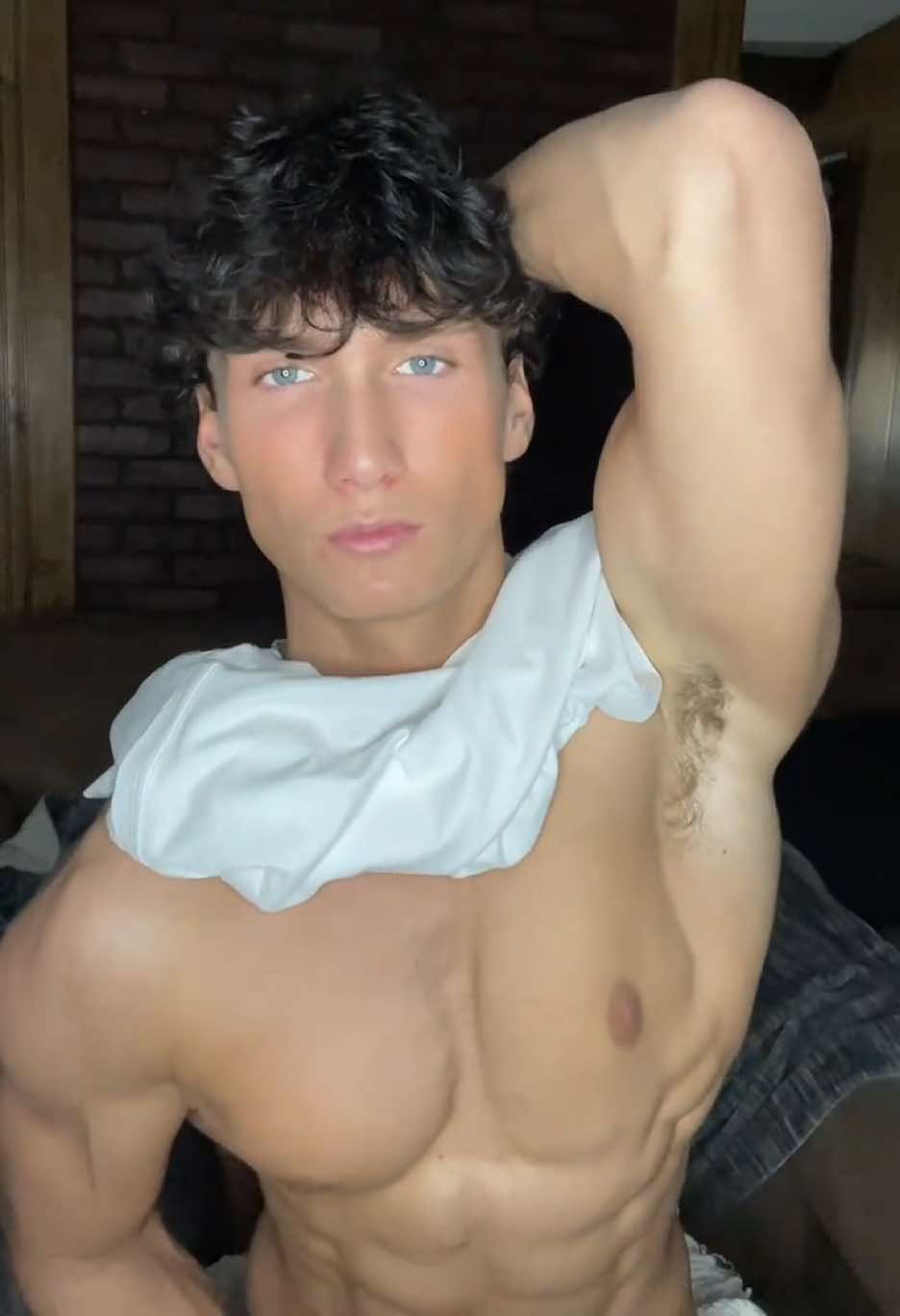 @J💫