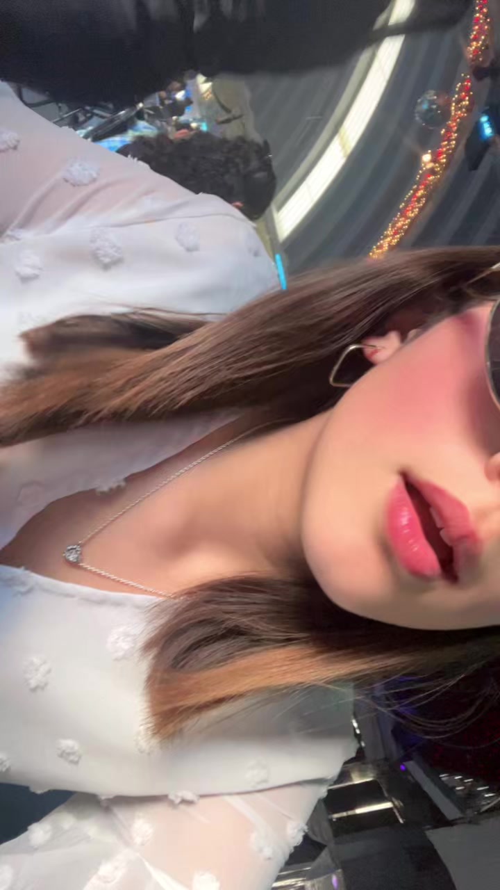 @️
