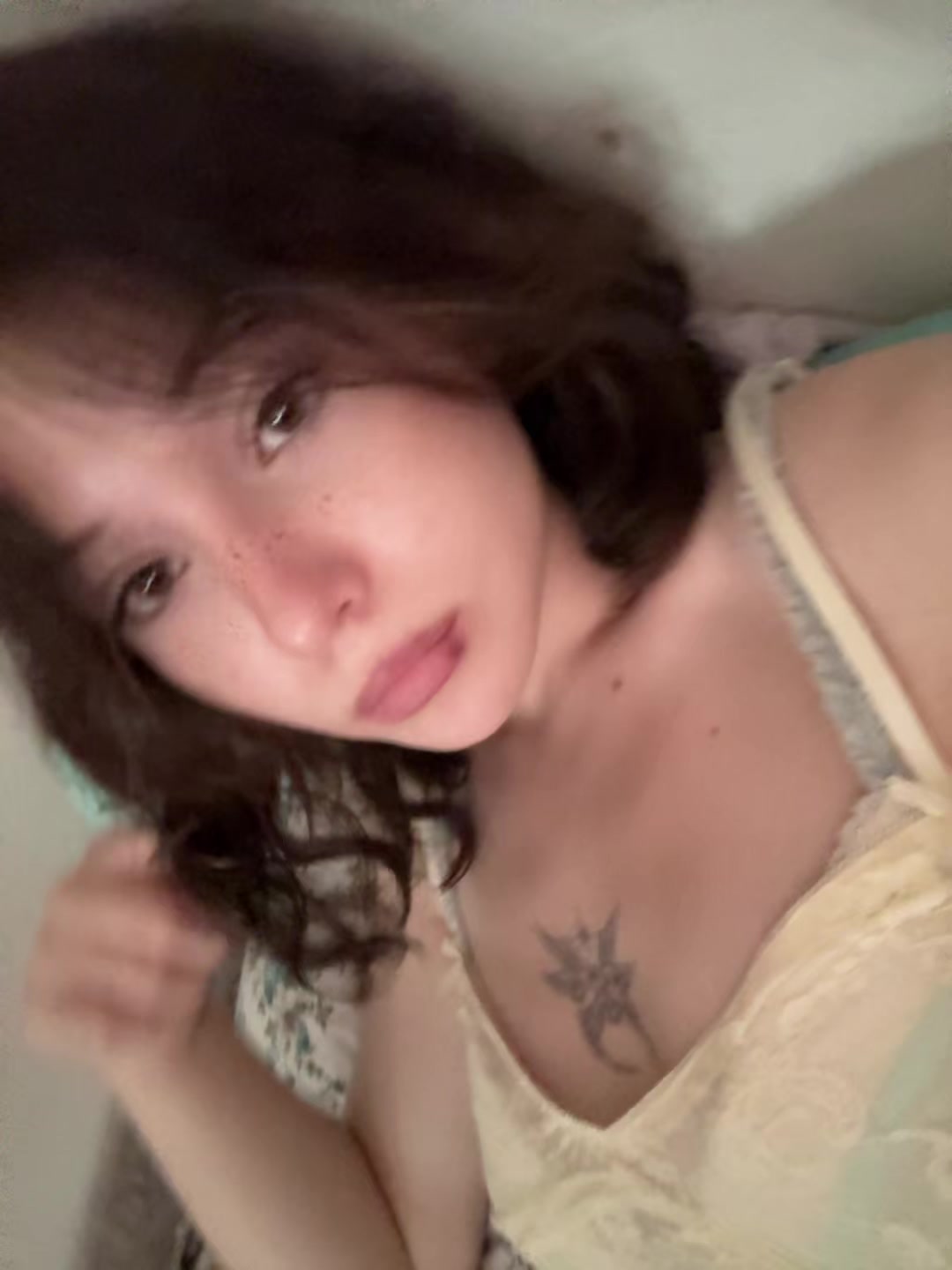 @👅