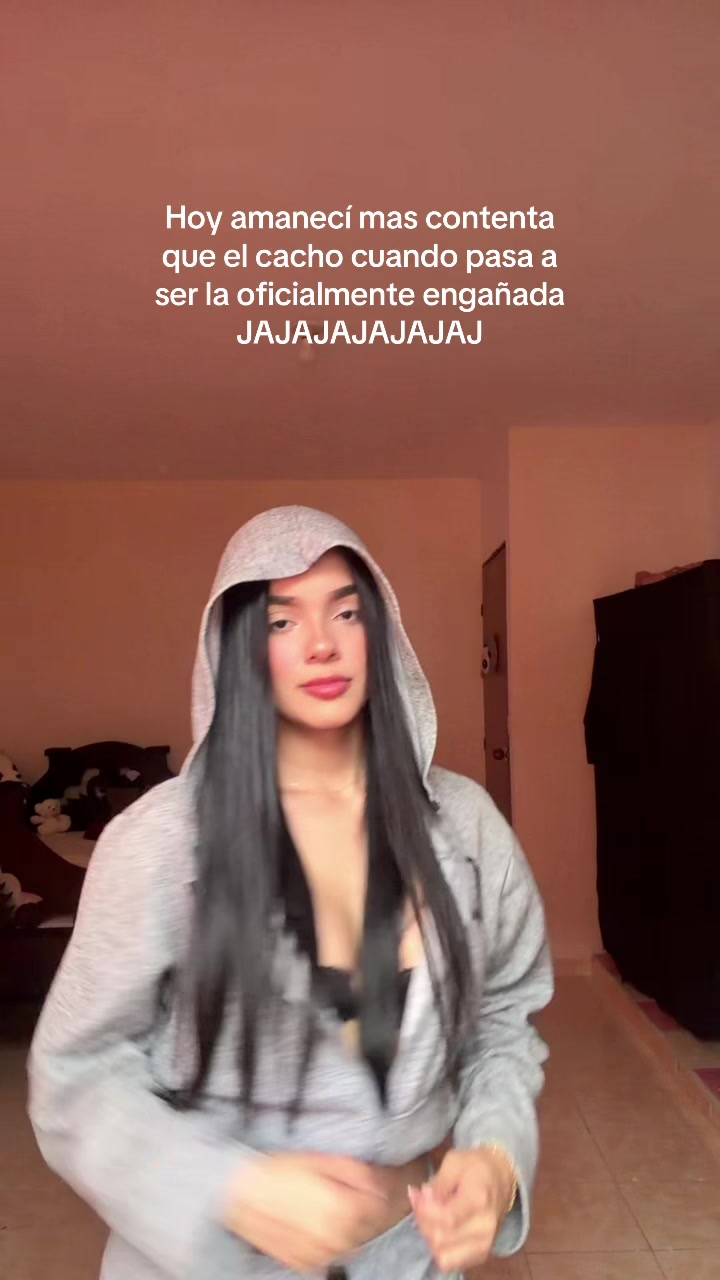 @Adela 🐼🩶