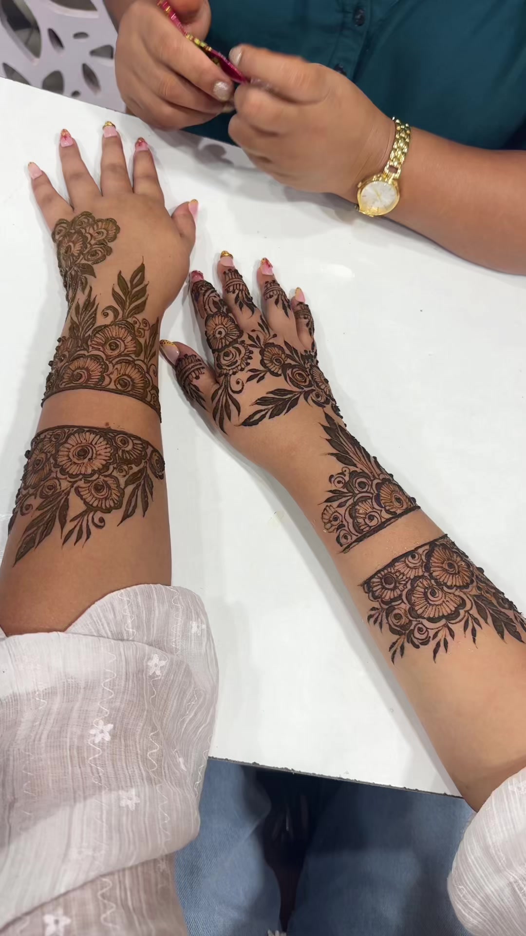@रिना घलान