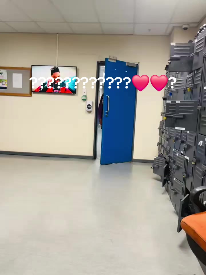 @Hlompho0722