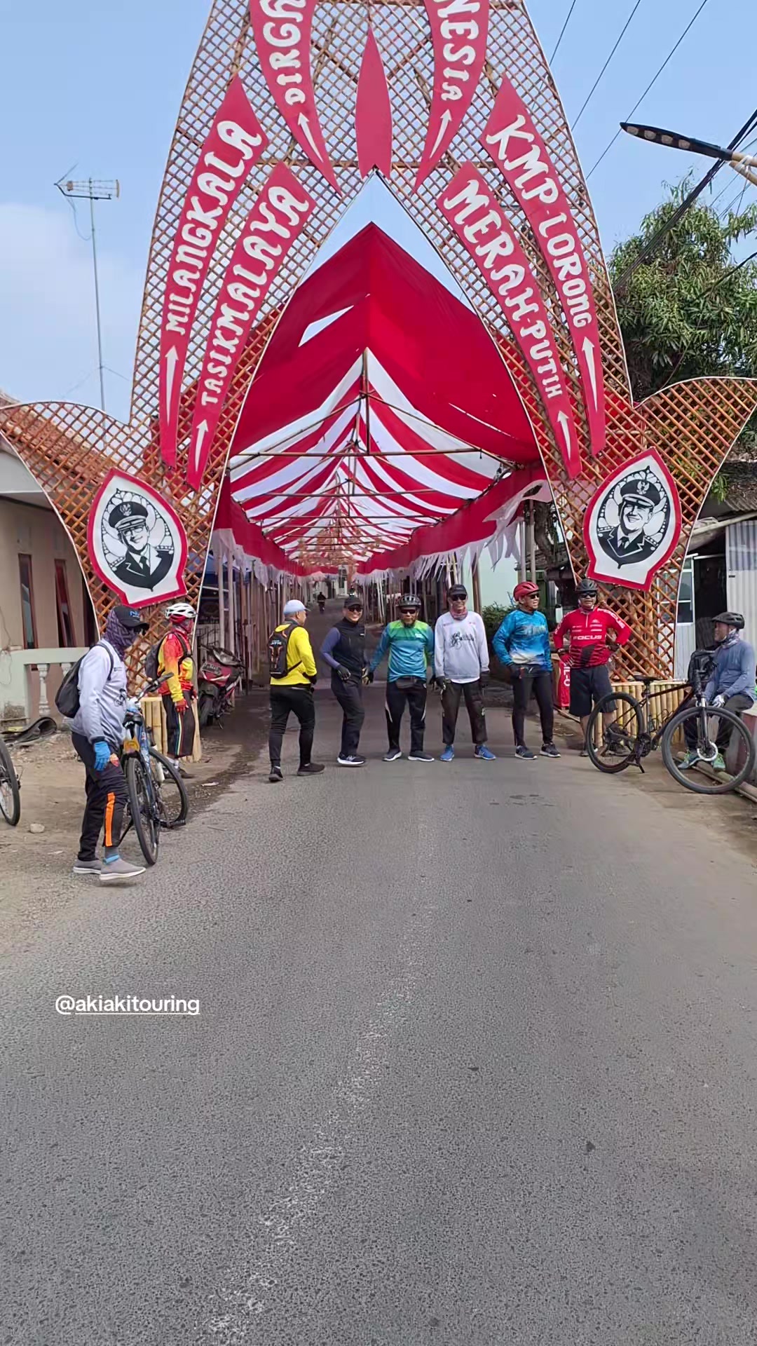 @akiakitouring