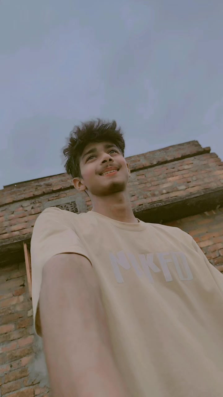 @,,😊লাকি ভাই🤭🥴