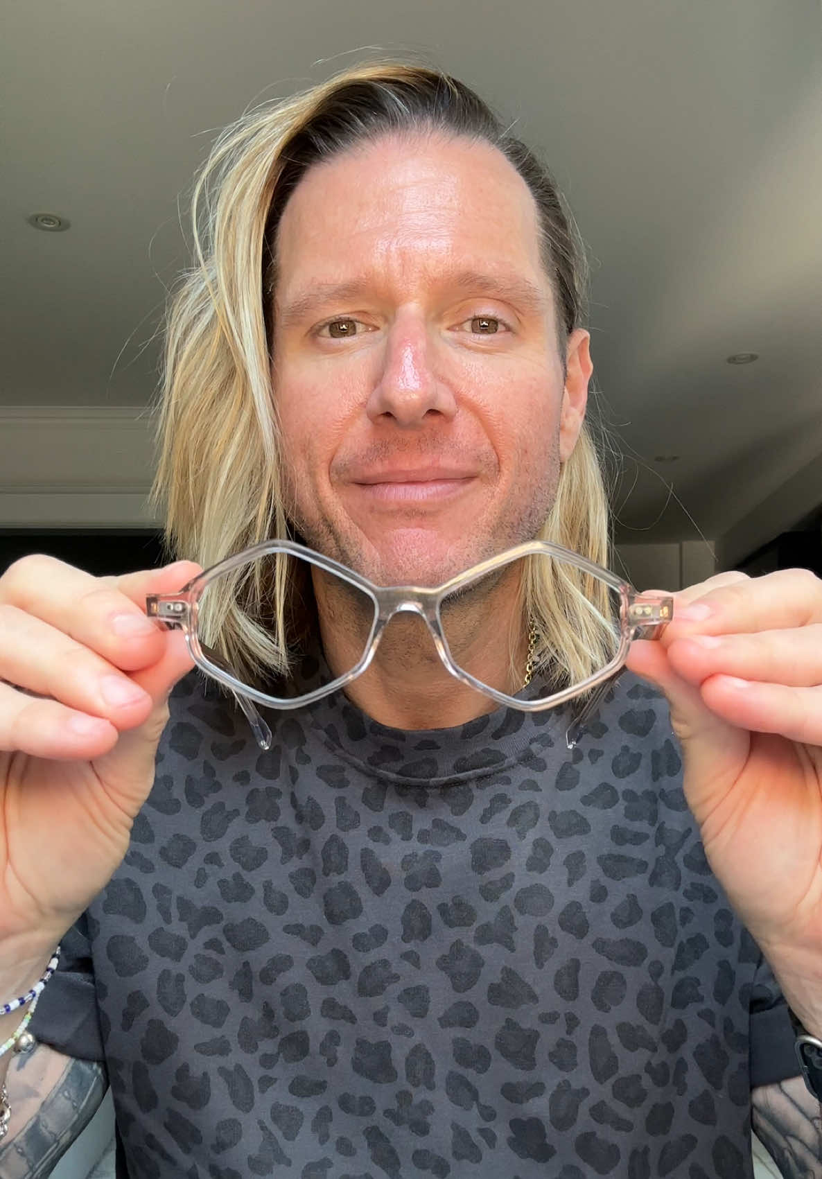@Stevewearsglasses