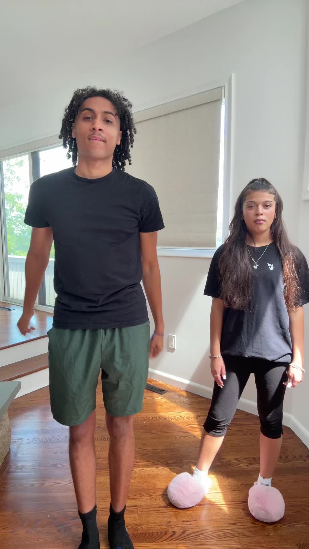 @alex_