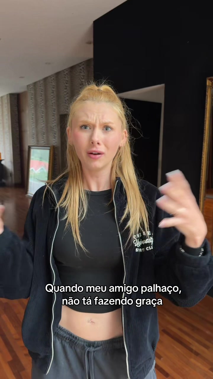 @J&uacute;nia Rocha