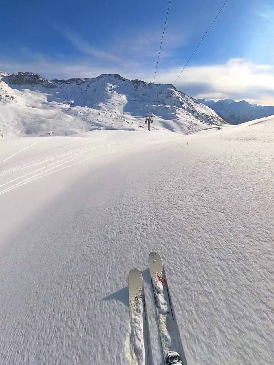 @cam_skis_pow