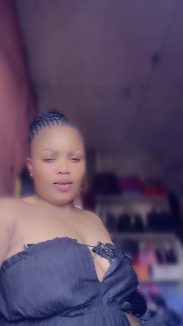 @Demeur&eacute;e ndjoka 🍭🍭