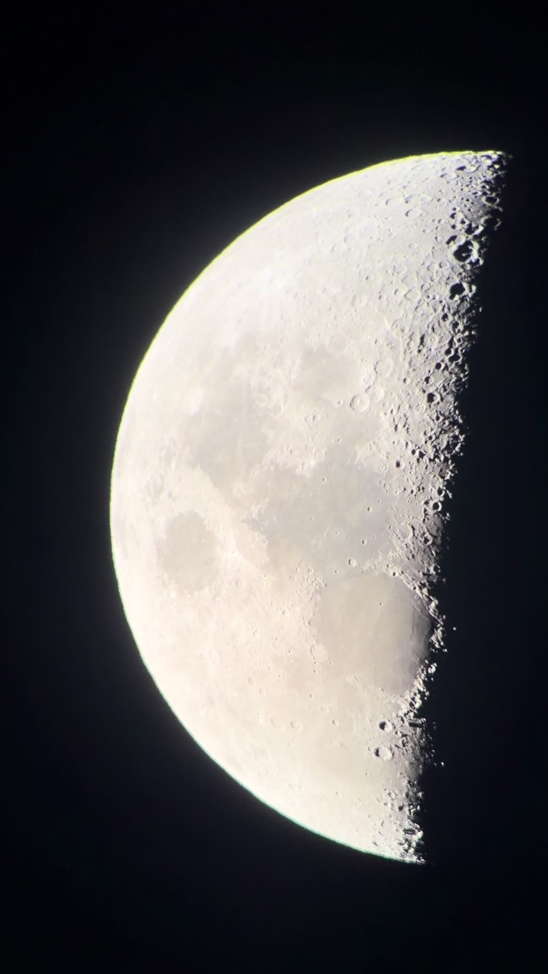 @moontaless