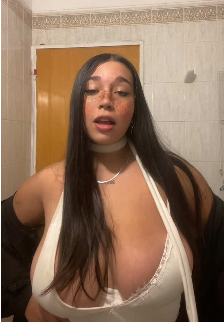 @VALENTINA💋