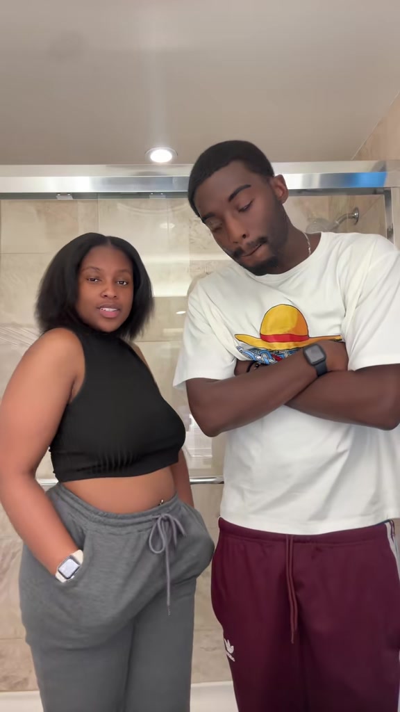 @🧑🏿&zwj;🦱👧🏾